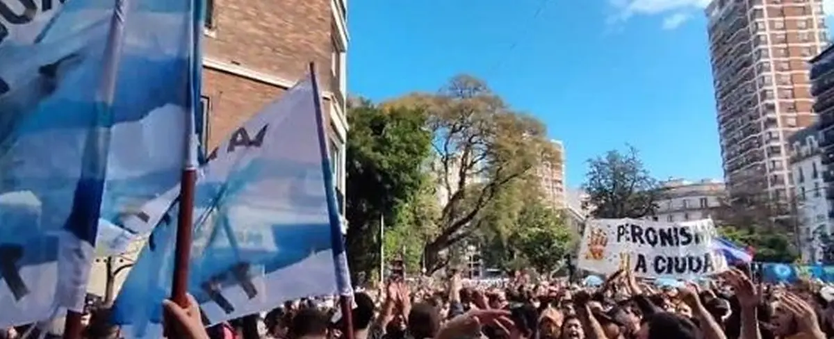 Miles de argentinos marchan en apoyo a Cristina Fernández