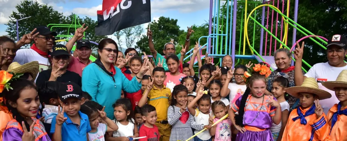 Familias de la comunidad de Lechecuagos cuentan con parque infantil