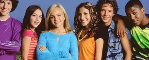 Actriz de la serie Zoey 101 protesta contra abusos de Nickelodeon