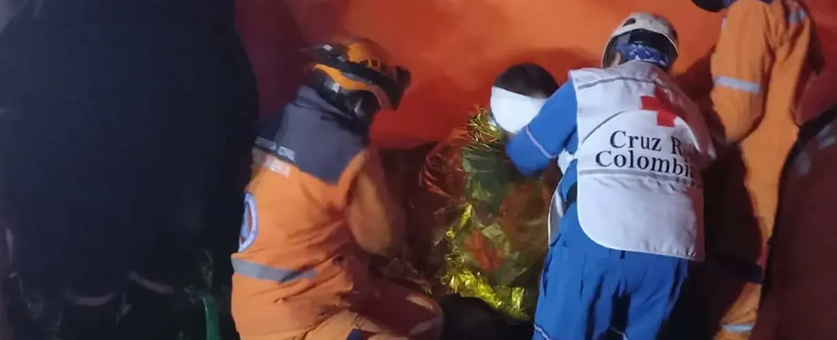 Rescatan con vida a los nueve mineros atrapados en Colombia