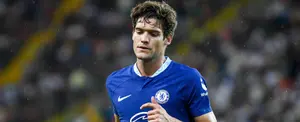 Barcelona oficializa fichaje del defensor Marcos Alonso