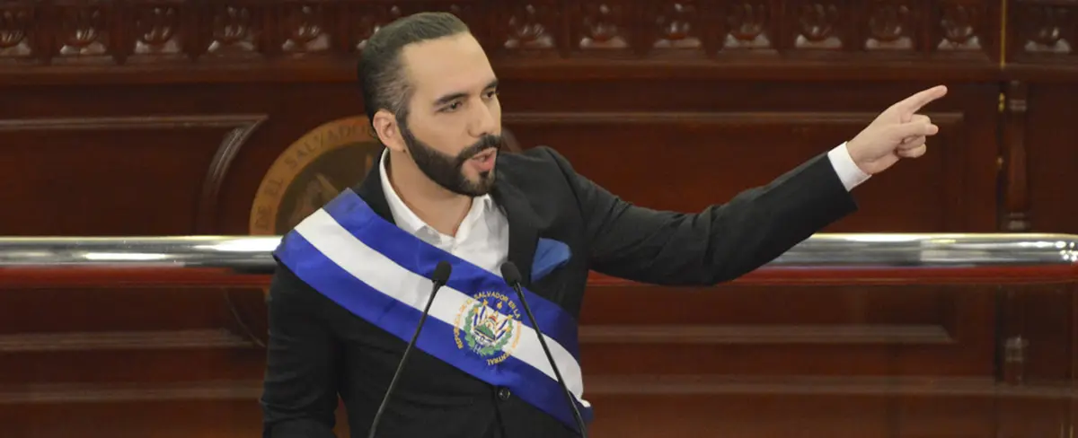 Bukele tilda de “corruptos” a 21 expresidentes que critican su posible reelección