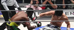 Floyd Mayweather derrota por nocaut a Mikuru Asakura en combate de exhibición