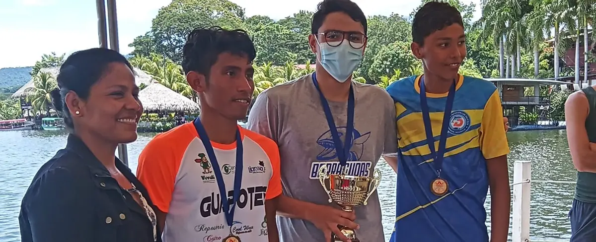 Gerald Hernández y Karla Abarca  dominan el Campeonato Nacional de Natación de Aguas Abiertas
