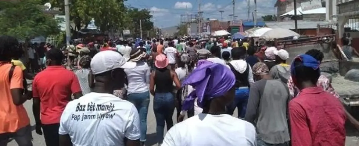 Haitianos protestan por el alto costo de la vida y la inseguridad