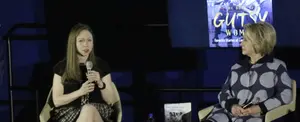 Hillary Clinton confiesa que olvidó a su hija menor en Rusia