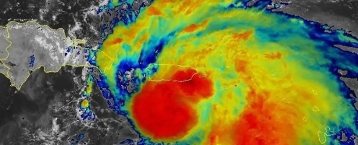 Huracán Fiona se dirige fortalecido hacia Puerto Rico