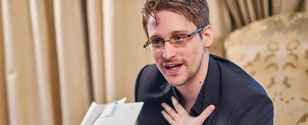 Putin otorga la ciudadanía rusa a Edward Snowden