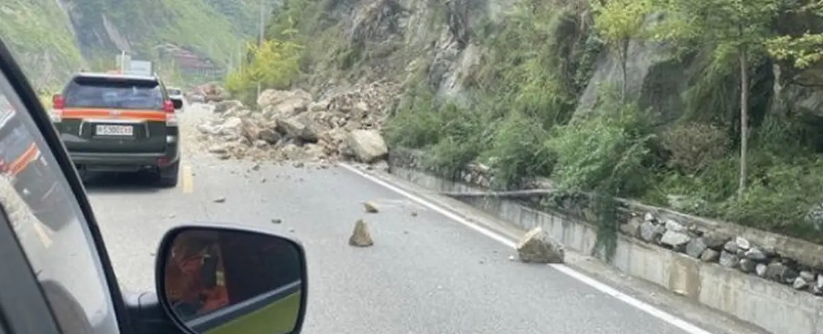 Sismo de 6.8 grados deja 46 muertos en el centro de China