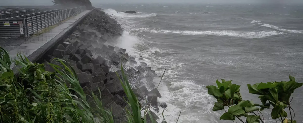 Tifón Nanmadol deja más de 100 heridos y 2 fallecidos en Japón