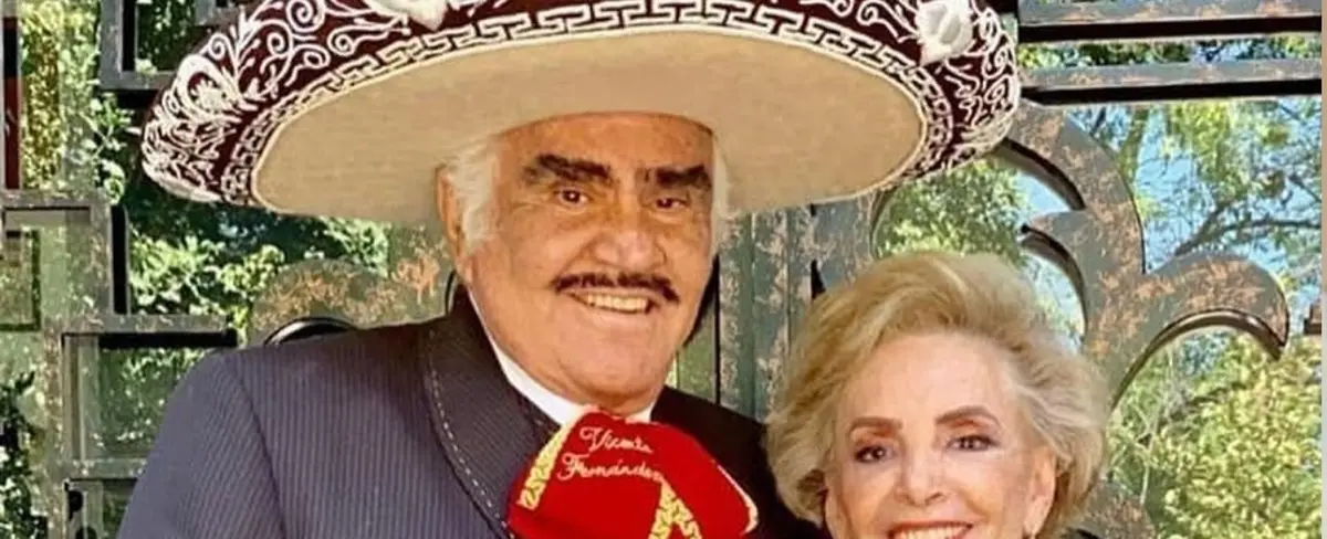 Viuda de Vicente Fernández, habla de las infidelidades del charro de México
