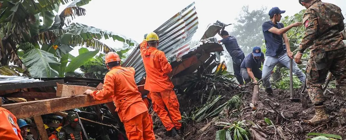 Declaran en El Salvador alerta máxima por fuertes lluvias que han dejado decesos