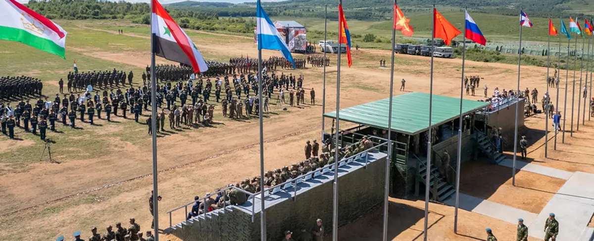Contingentes militares extranjeros participan en los ejercicios Vostok-2022 en Rusia