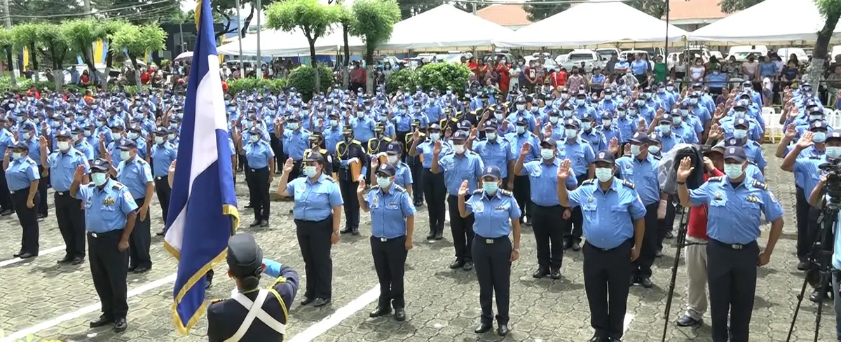Ascienden en grados a 395 oficiales de la Policía Nacional