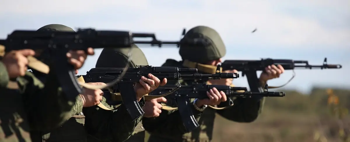 Ataque terrorista deja 11 muertos en campo de entrenamiento militar ruso