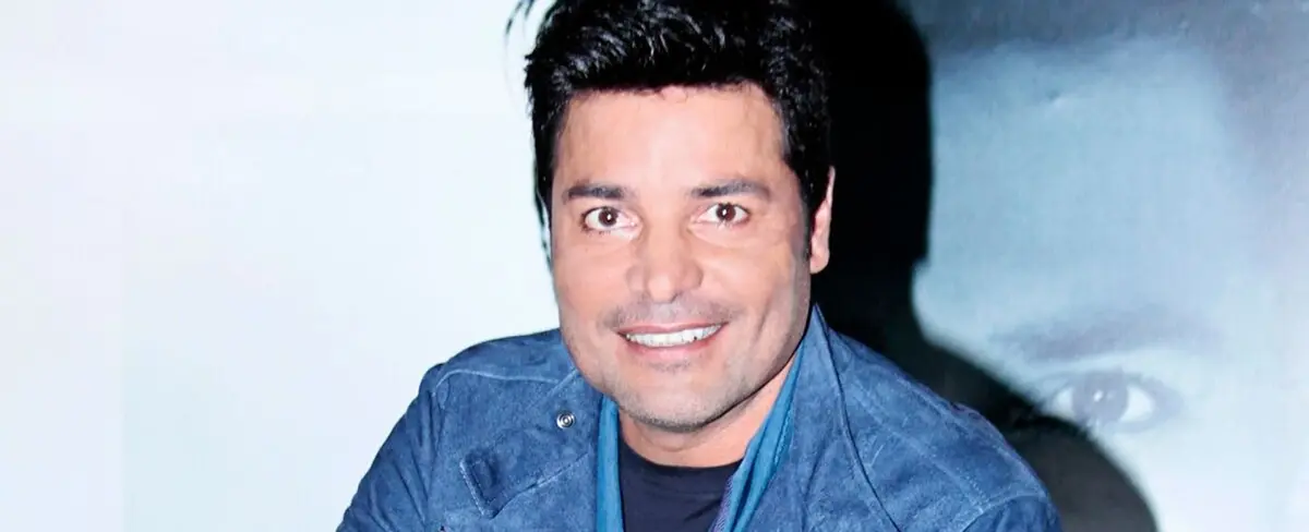 Chayanne se viste de rosa en apoyo a la lucha contra el cáncer de mama