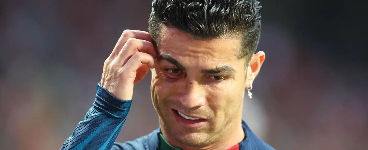 Cristiano Ronaldo falla de manera increíble un remate sin portero