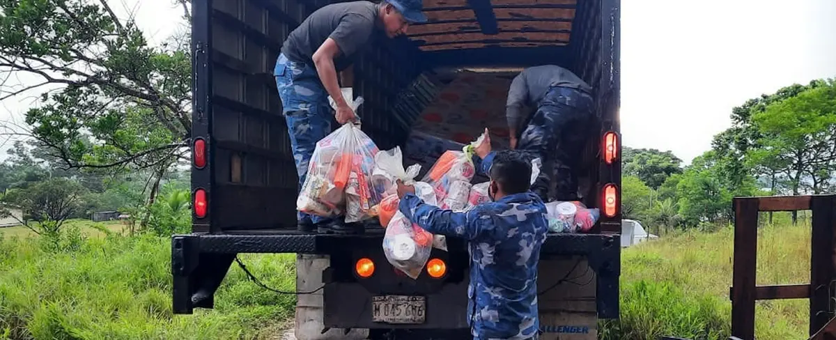 Fuerza Naval Caribe realiza descargue de ayuda humanitaria ante amenaza de fenómeno