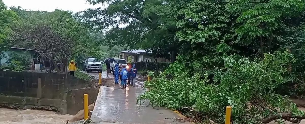 Brindan respuesta inmediata ante afectaciones por la tormenta Julia en San Juan del Sur