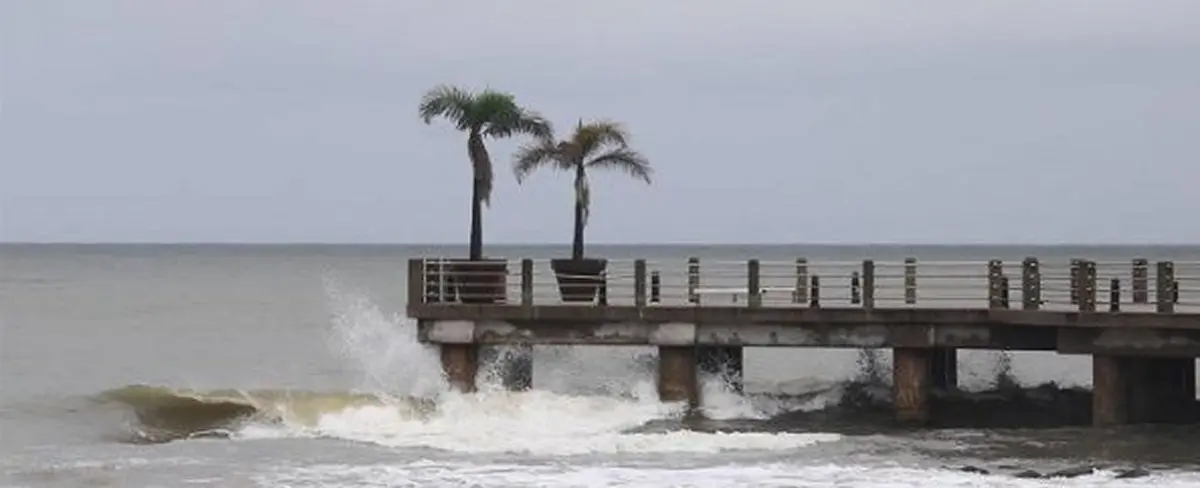 Tormenta Roslyn podría convertirse en huracán previo a tocar México