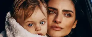 Aislinn Derbez confiesa que quiere ser mamá otra vez
