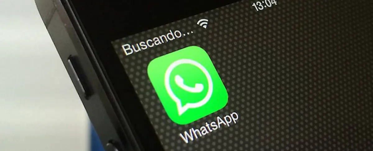 Descubre el significado del círculo cortado en los mensajes de WhatsApp