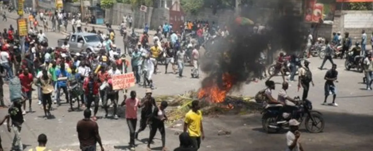 Llaman a continuar protestas hasta salida del premier haitiano