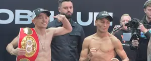 <strong>Alvarado y Sunny Edwards superan la báscula previo a su combate</strong>