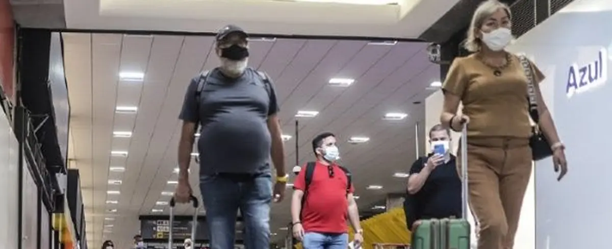 Brasil retoma uso obligatorio de las mascarillas en los aeropuertos