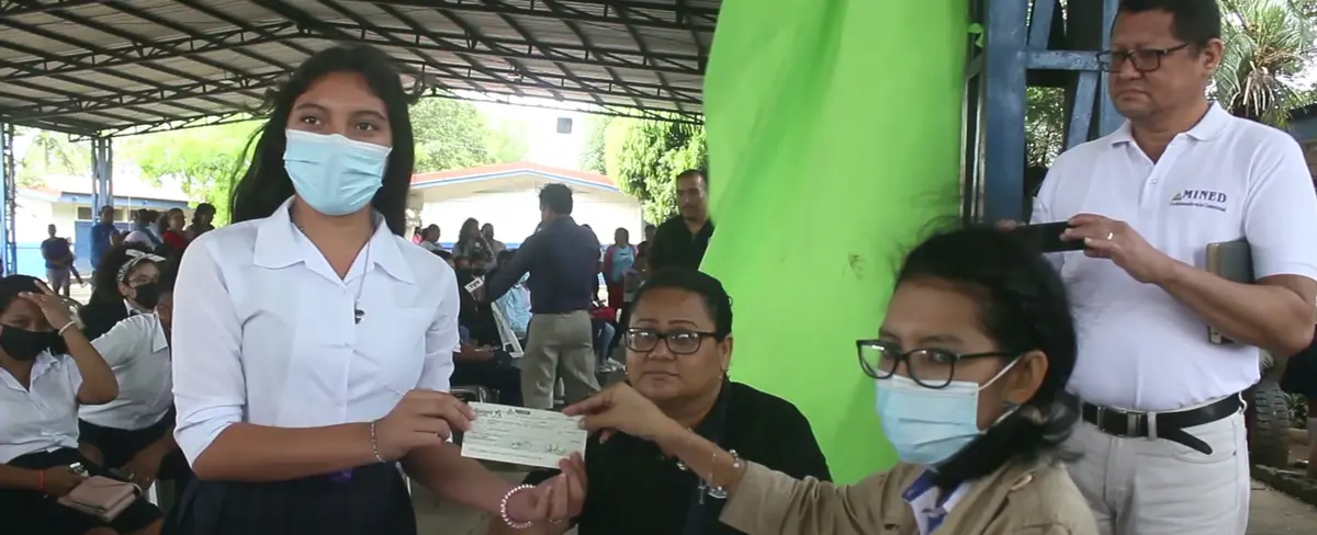 Carazo: Mined entrega bono complementario a más de 2 mil bachilleres