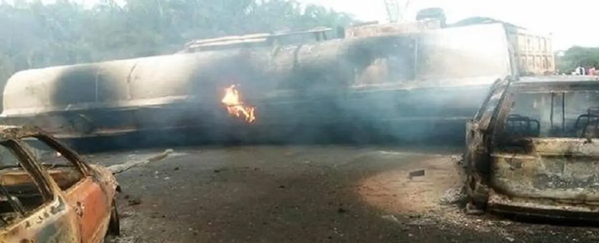 Explosión de un camión cisterna deja 20 muertos en Nigeria