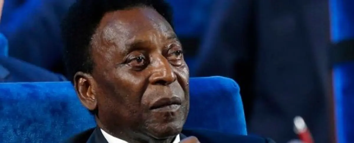 Hospitalizan al astro del fútbol brasileño Pelé