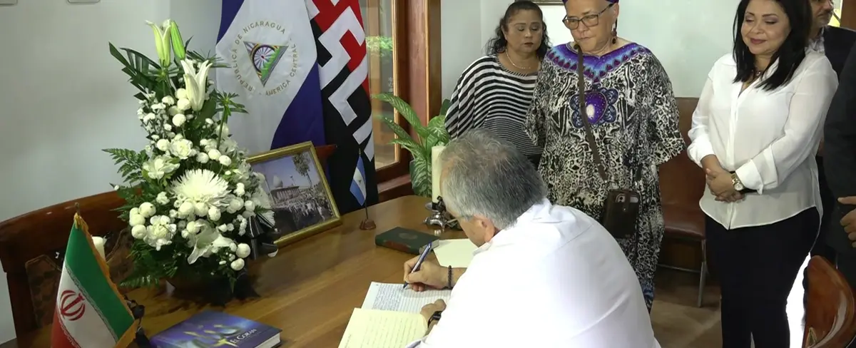 Nicaragua firma libro de condolencias tras atentado al templo Shiraz de Irán