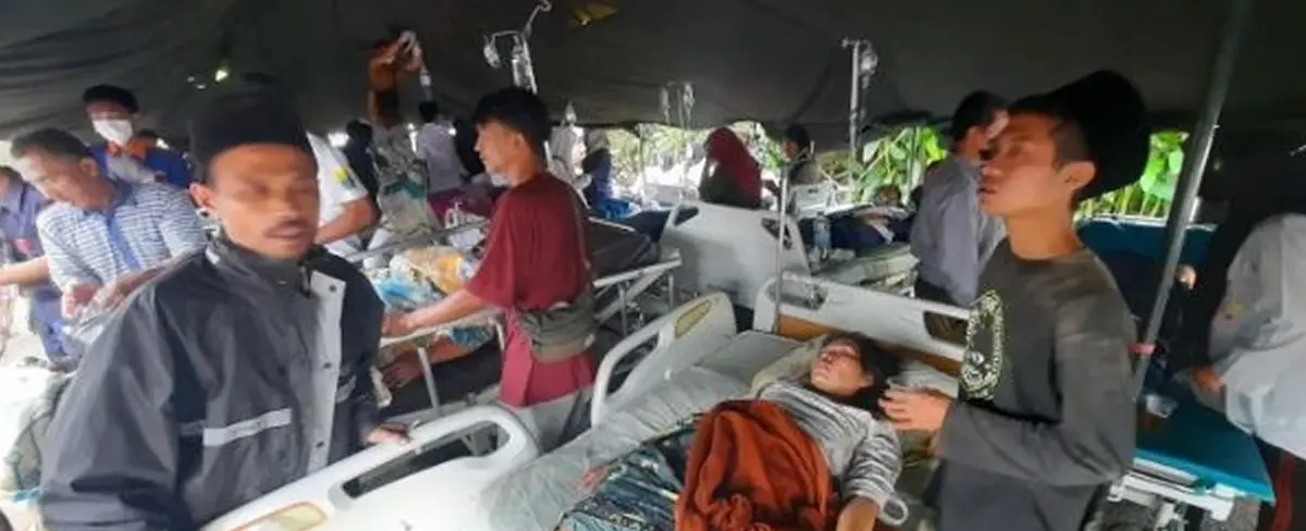 Sismo de 5,6 grados causa 55 muertos en Indonesia