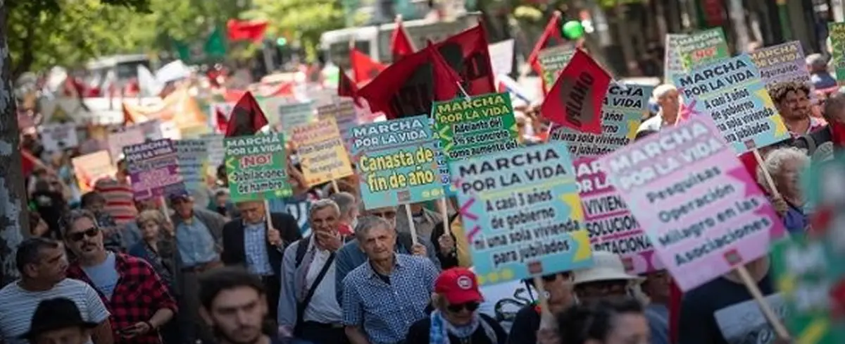 Uruguay: Jubilados marchan en demanda de sus derechos