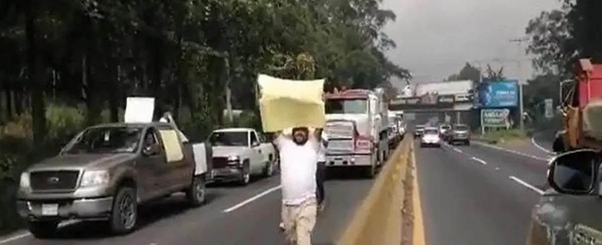 <a>Transportistas protestan por precio de combustibles en Guatemala</a>