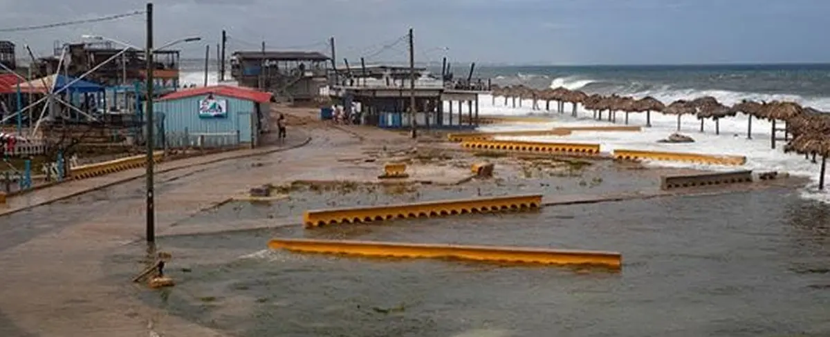 Lisa se convierte en tormenta tropical y avanza hacia Guatemala