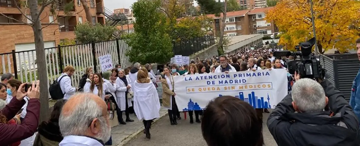 <a>Médicos y pediatras madrileños inician huelga indefinida</a>