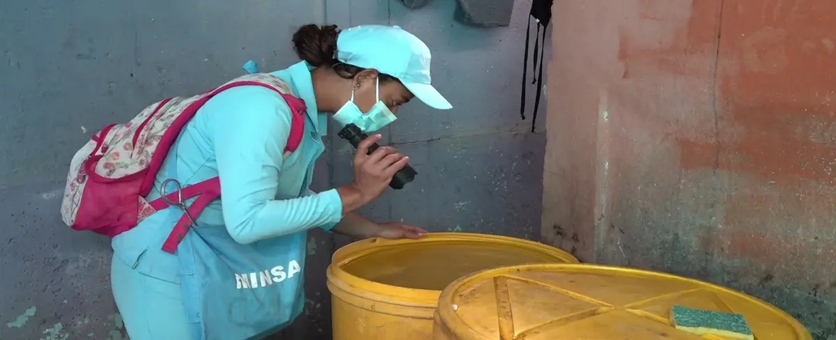 Brigadistas del Minsa aplican BTI en casas del barrio Pedro Joaquín Chamorro