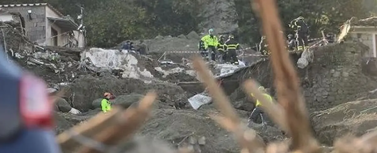 Sube a 10 cifra de fallecidos por deslizamiento en Isquia, Italia