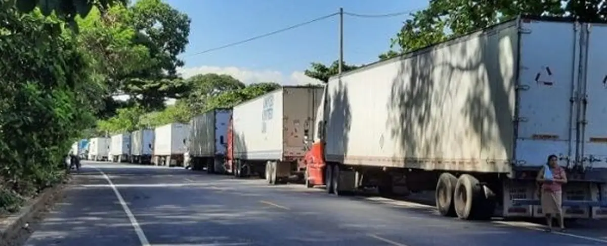 Guatemala: transportistas mantienen protestas contra altos precios de los combustibles