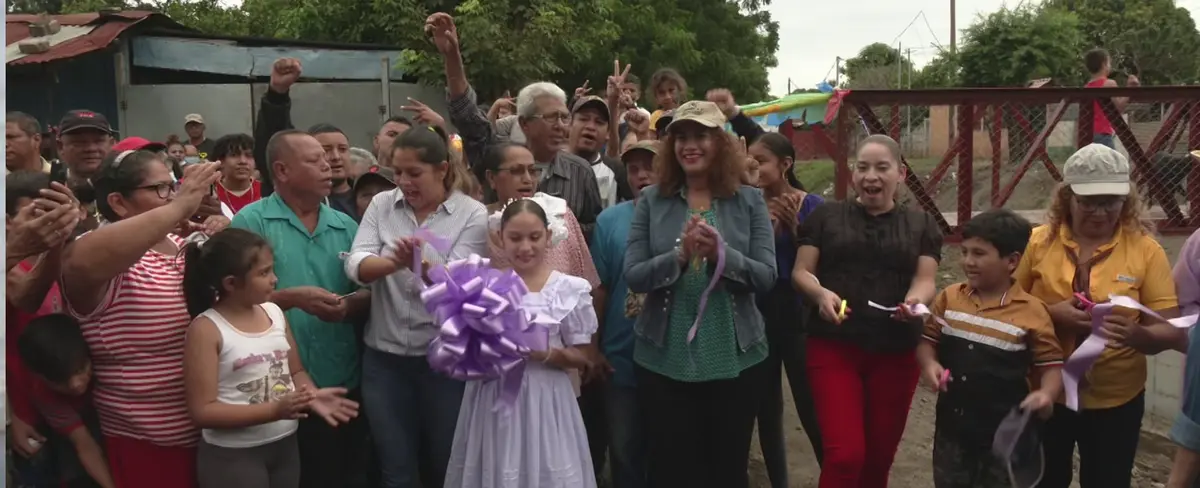 Alcaldía de Managua inaugura puente que une dos barrios de la capital