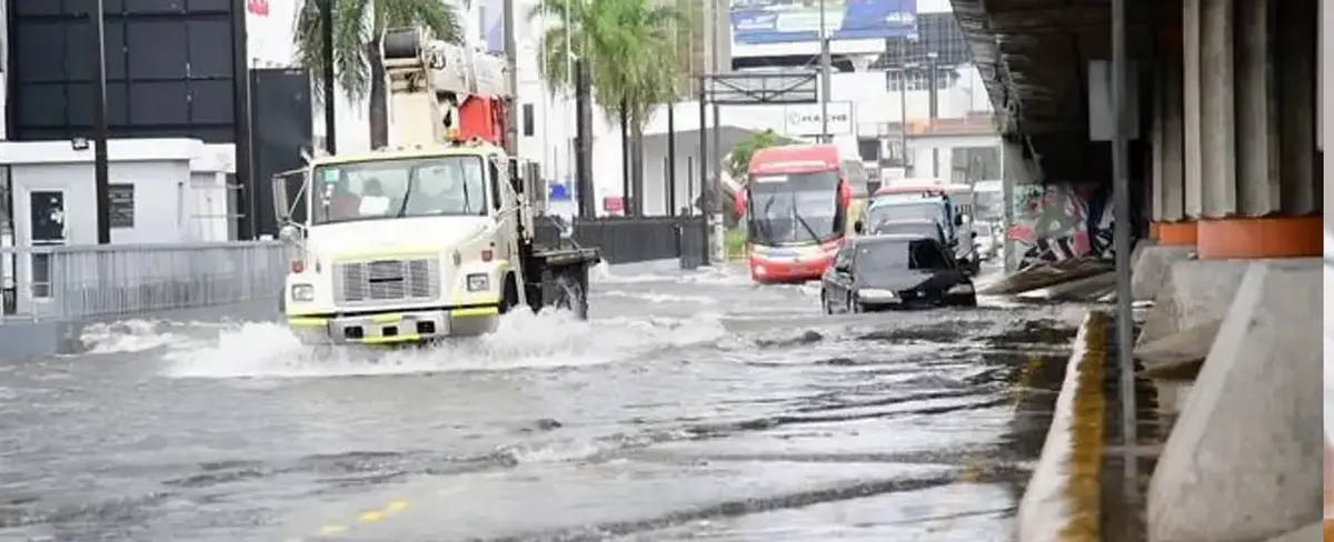 Mantienen alerta en 11 provincias dominicanas por lluvias