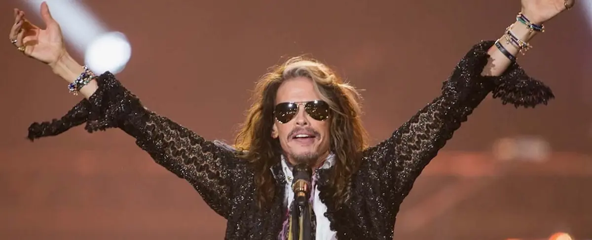 Demandan a Steven Tyler por abuso sexual a una menor