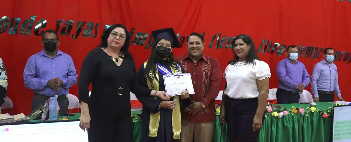 Instituto Ramírez Goyena realiza graduación de más de 300 bachilleres