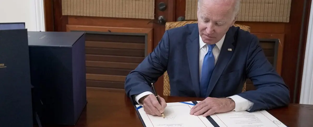 Presidente Joe Biden aprueba presupuestos para 2023
