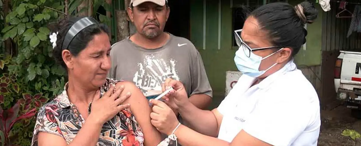 Minsa continua con jornadas de vacunación antiCovid en Barrios de Managua