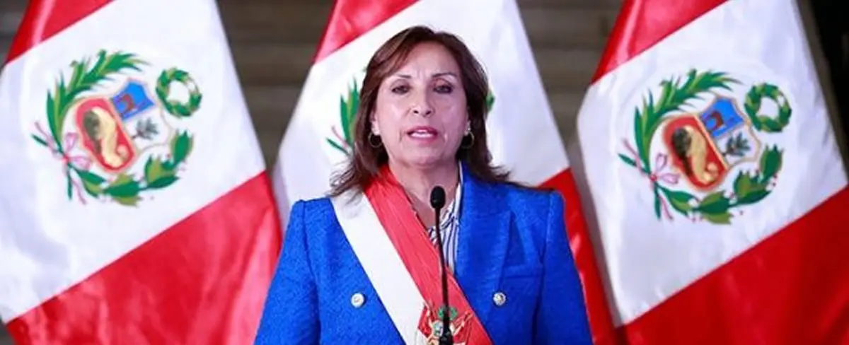 Anuncian adelanto de elecciones generales tras crisis en Perú