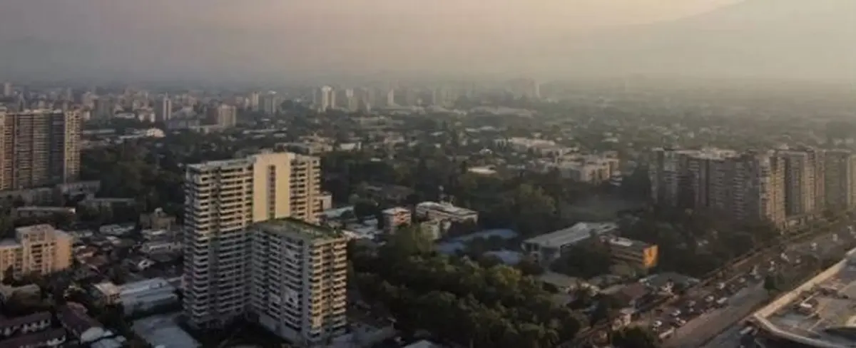 Decretan alerta de riesgo sanitario en Santiago de Chile por incendios forestales