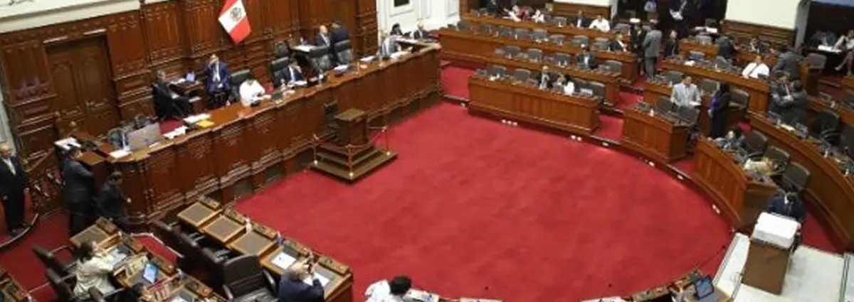 Congreso aprueba reconsiderar comicios anticipados en Perú